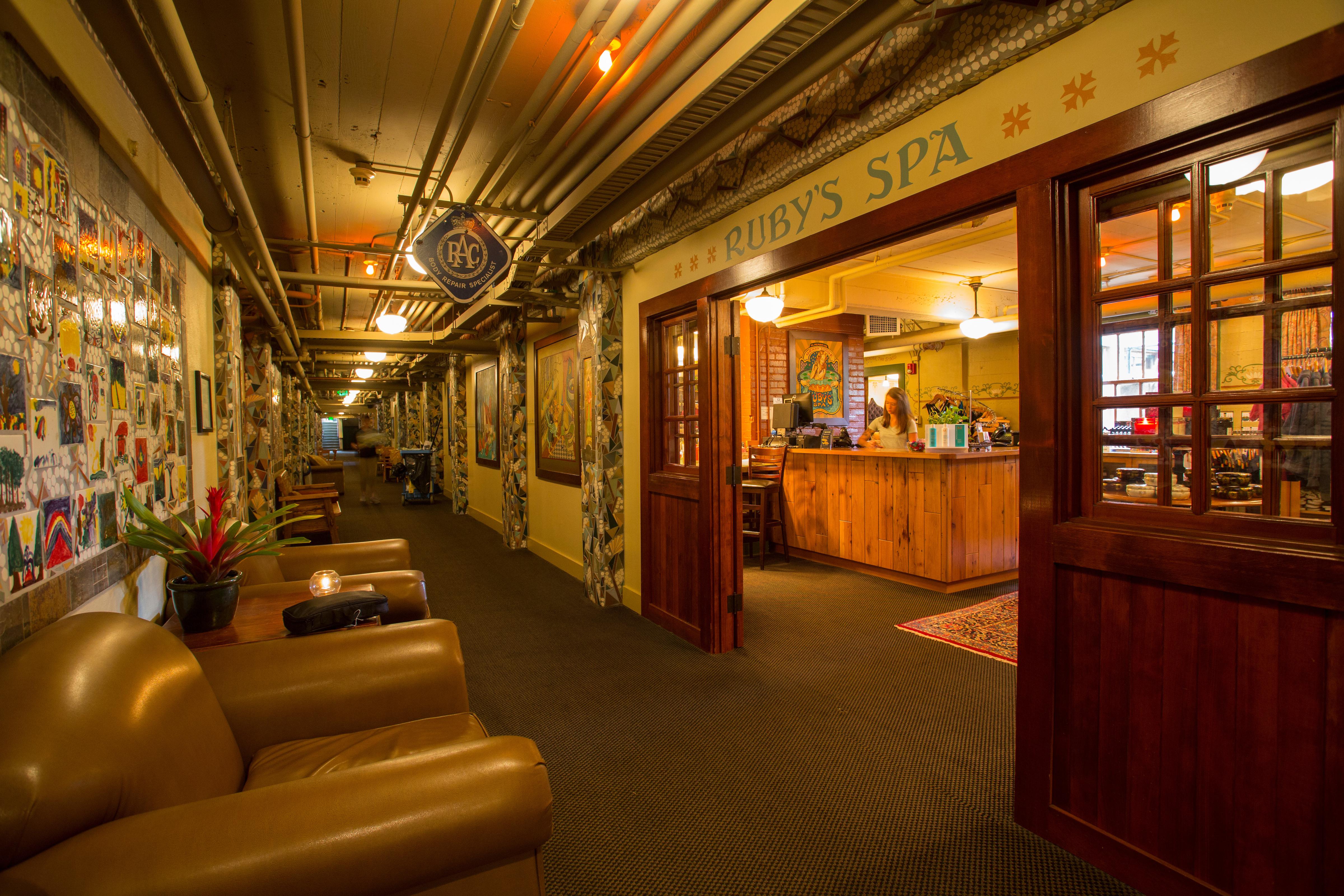 Mcmenamins Grand Lodge Forest Grove Eksteriør bilde