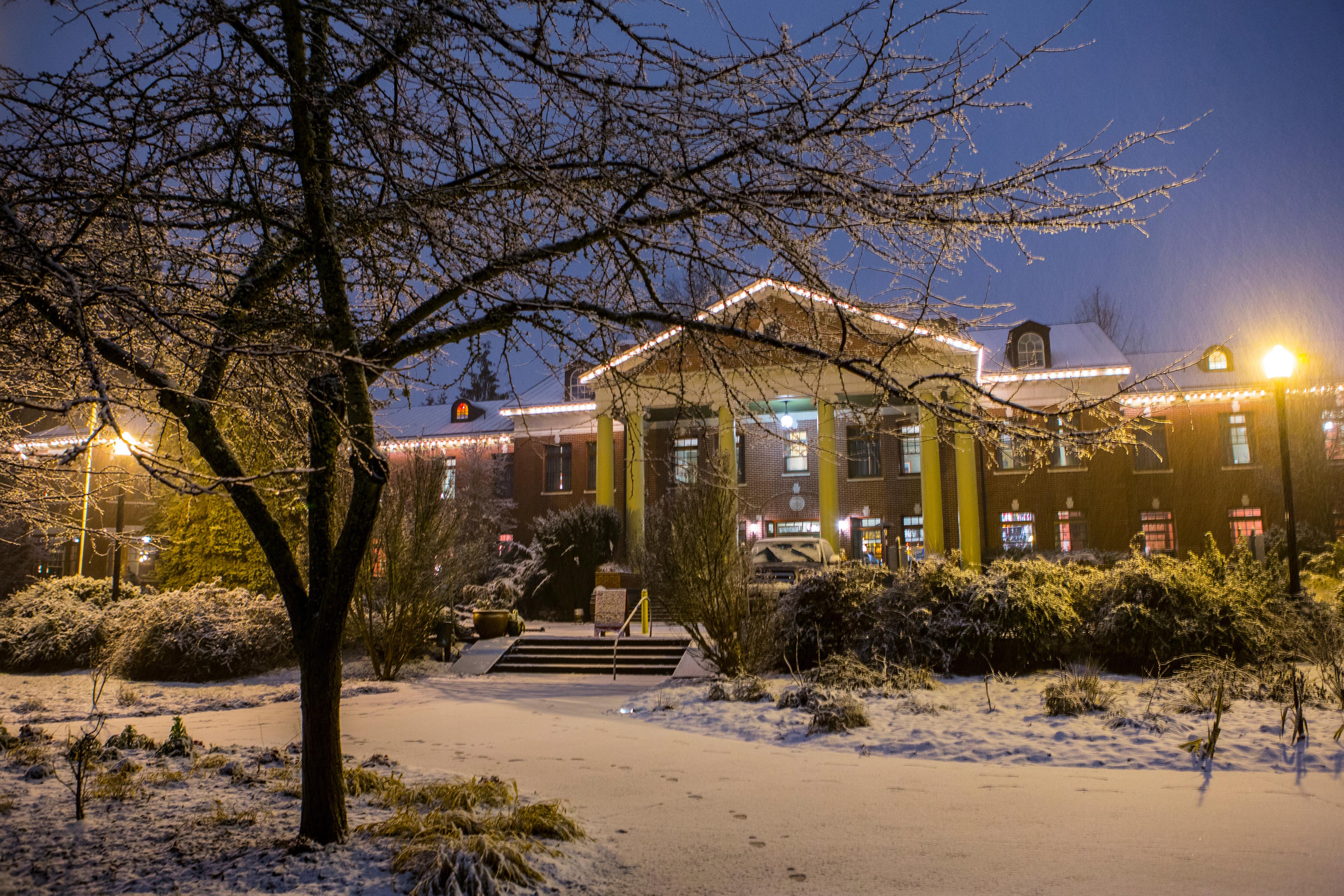 Mcmenamins Grand Lodge Forest Grove Eksteriør bilde