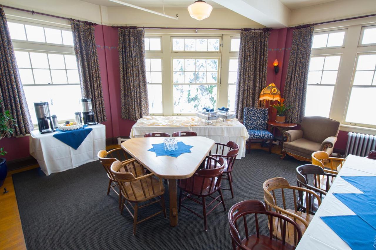 Mcmenamins Grand Lodge Forest Grove Eksteriør bilde